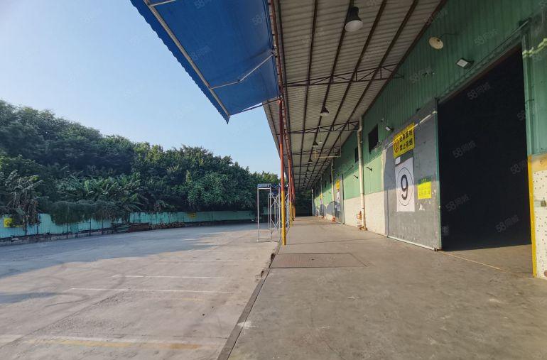 龙华新区机荷高速口主干道边大型物流仓库，12000平，低价租