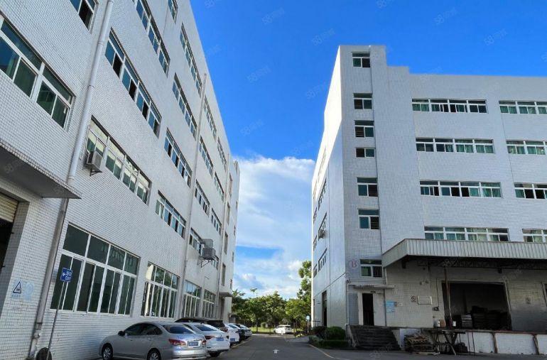 布吉李朗工业园1200平厂房仓库出租一楼，有卸货平台可分租