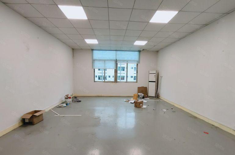 丹竹头原房东红本厂房新退出楼上1550平方带装修水电出租！