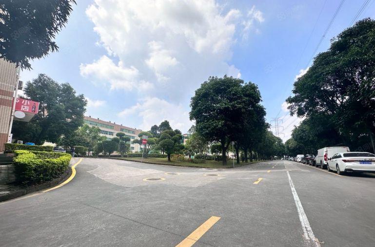 布吉花园式厂房楼上1000平带装修出租，可分租 两部3吨货梯