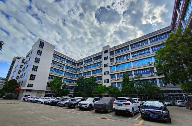 地铁口大型高新园区厂房现成装修单层1886平方直租！