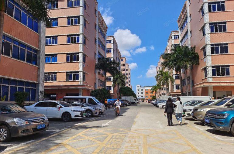 空地大好进车！布吉丹竹头工业园单层2000平厂房仓库出租分租