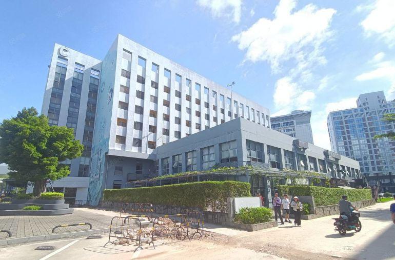 22块起租 李朗地铁口原房东一楼2000平实际面积厂房出租