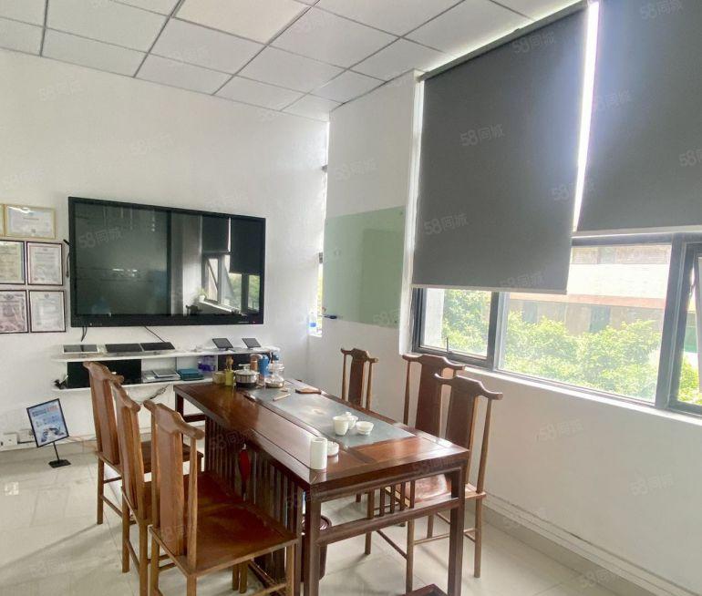 布吉李朗凉帽山地铁站精装修红本厂房出租整层1000平方。