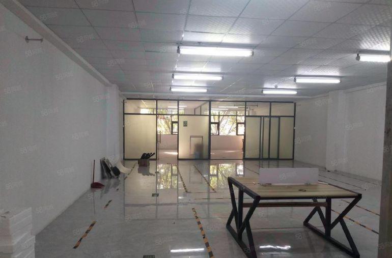 丹竹头精装修办公厂房，带红本30平米大小招租