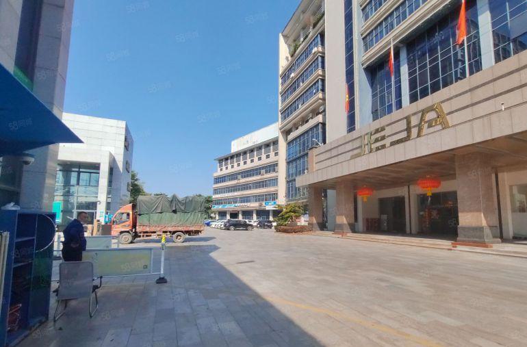 布吉李朗地铁口一楼2000平厂房出租可做钣金喷漆可环评车位多