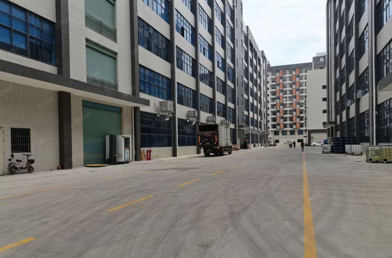 布吉李朗高新产业园新出无尘车间1593平方水电齐全招租！