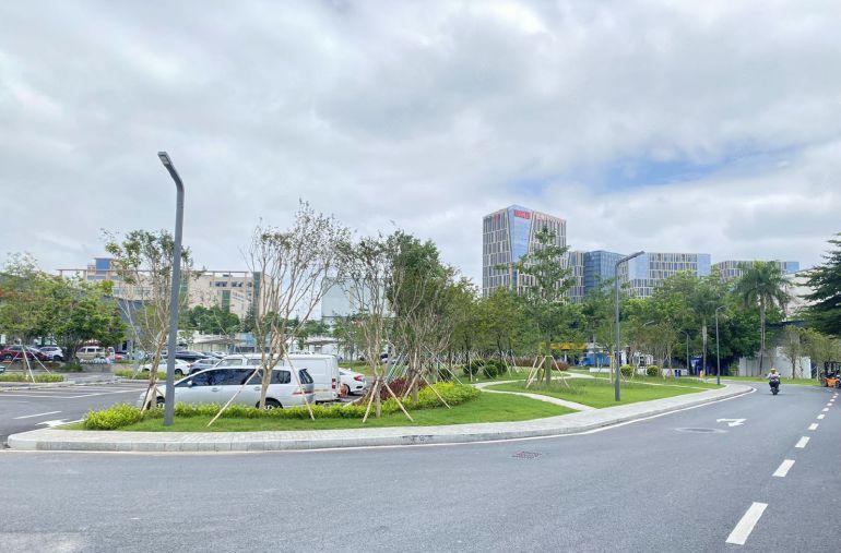 布吉地铁口 红本厂房可以围独门独院 带豪华精装修办公 可分