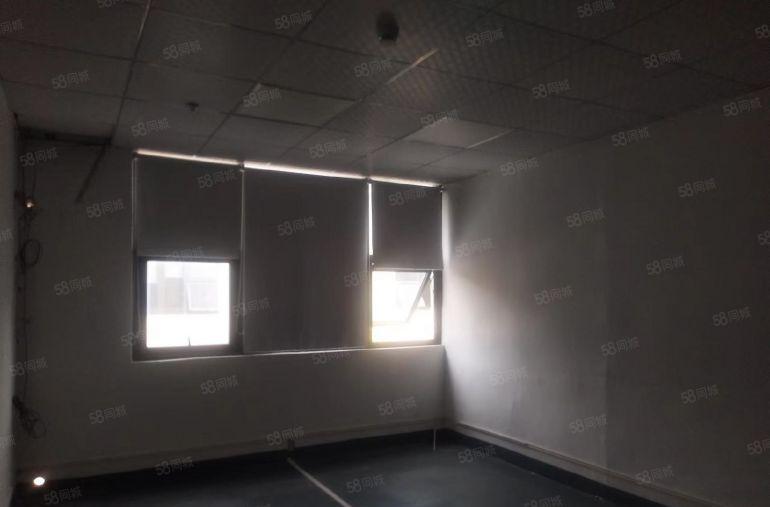 丹竹头地铁口，精装修电商办公，大小面积格局均有