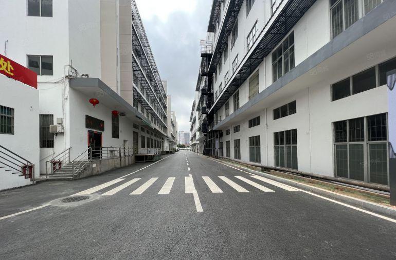 李朗地铁口一楼厂房728平方仓库出租带消防喷淋卸货台空地大