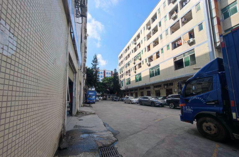 布吉地铁口36元起一楼1000平厂房出租仓库出租大小可分租