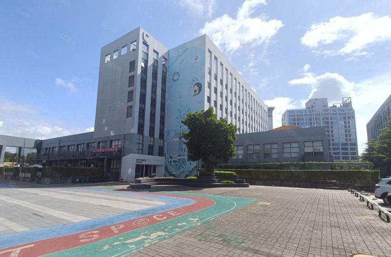 22块起租 李朗地铁口原房东一楼2000平实际面积厂房出租