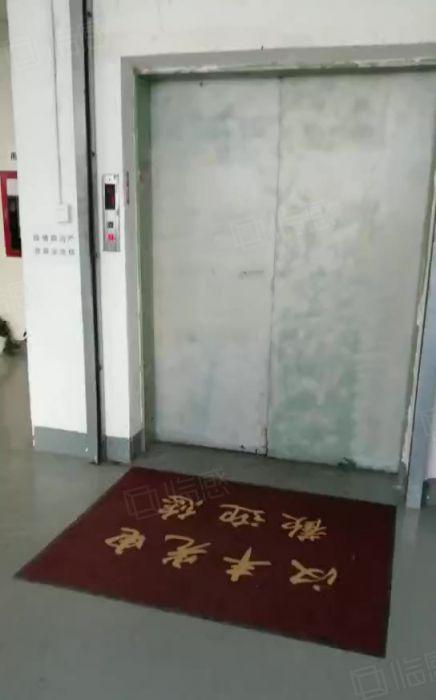 丹竹头地铁口原房东实际面积楼上888平厂房出租！