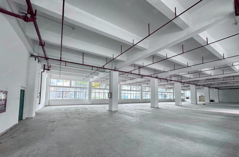 龙岗地铁口 联创科技园 一楼厂房出租 可自由分割