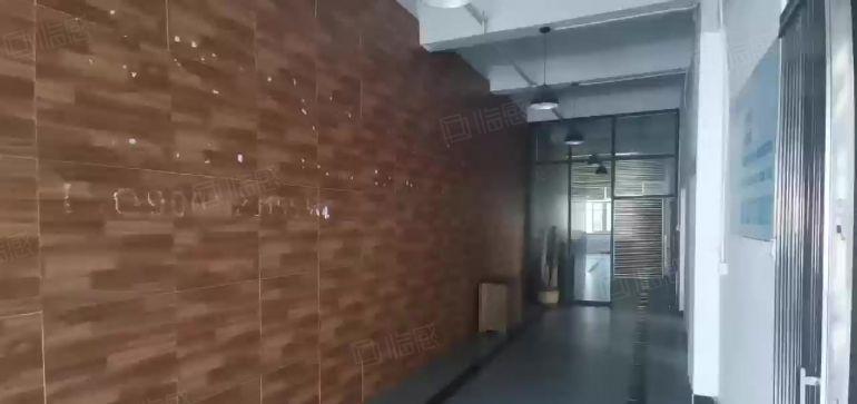 布吉百鸽笼地铁口工业区新出楼上1050平精装修厂房出租可分租