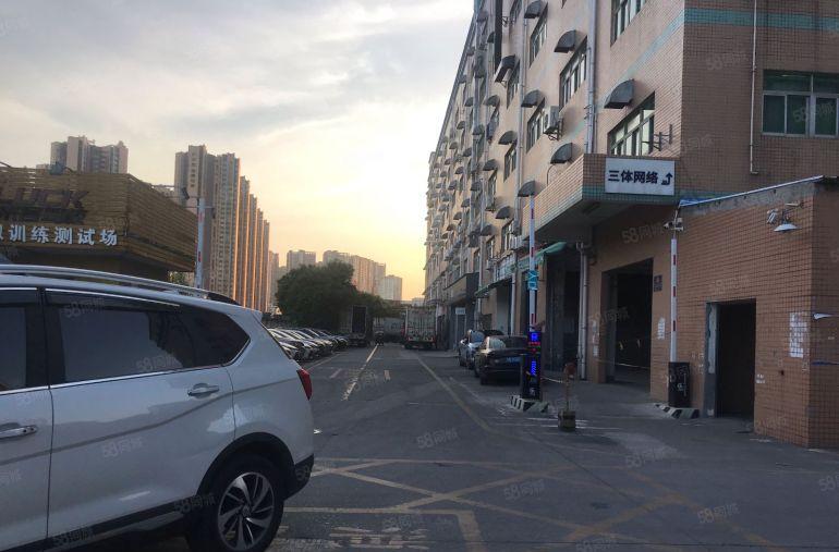 布澜路14号地铁口厂房300平500.1000.2000平