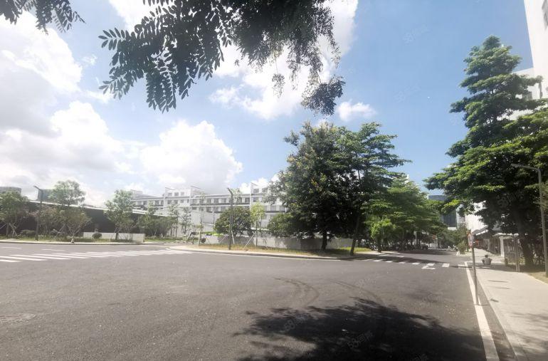 李朗楼上18元!2400平厂房出租可分租超大空地