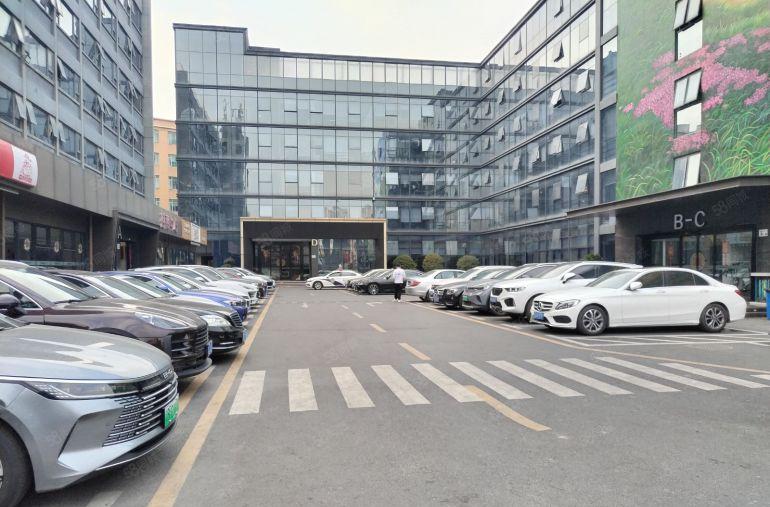 电商办公 布吉下水径地铁口工业园楼上500平办公厂房出租