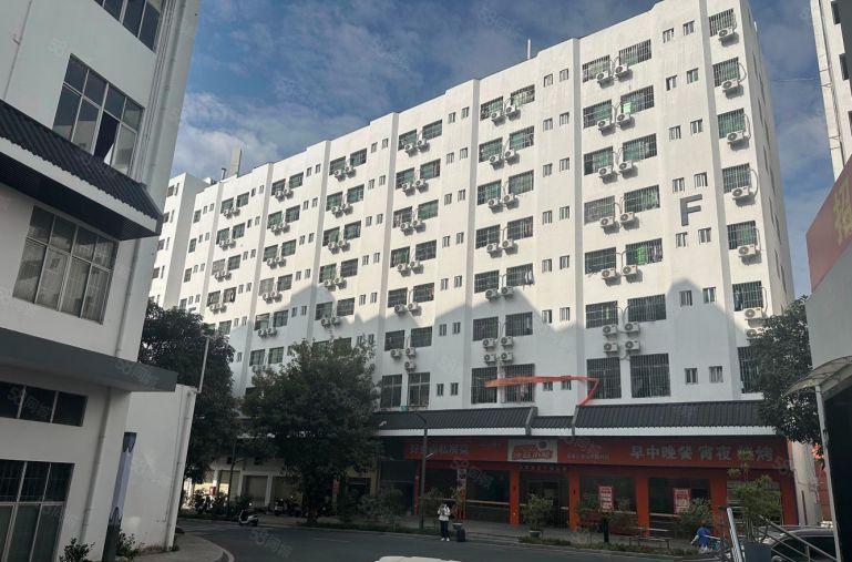 南岭一楼1000平层高7米可架航车免停车费可以分租