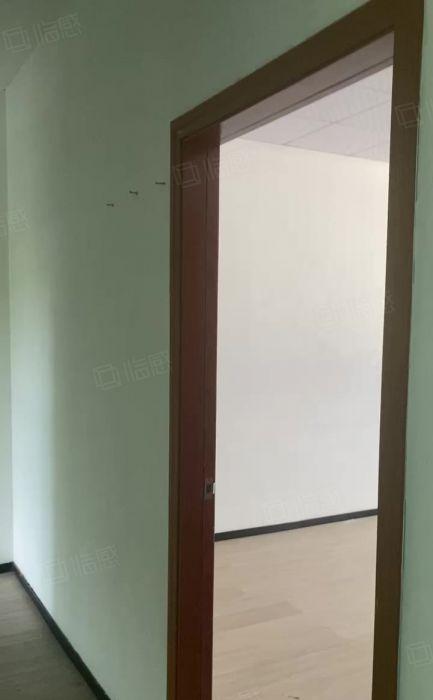 180平布吉丹竹头地铁口研发性小厂房 31格局低价出租