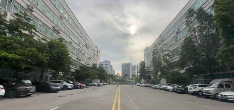 布吉联创科技园楼上厂房仓库1000平出租，带现成装修可分租