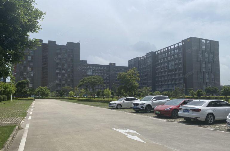 布吉唯一高薪可补房租厂房2000平出租可分租原房东精装修