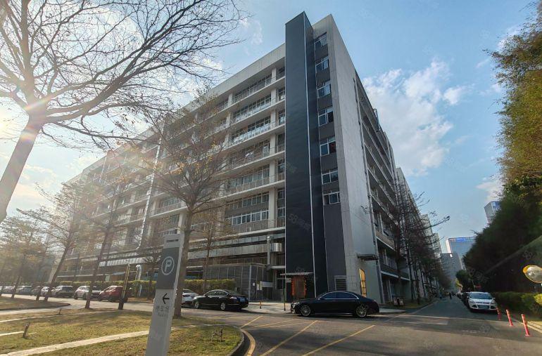 布吉李朗原房东1450平精装修厂房出租 使用率高 带现成精装