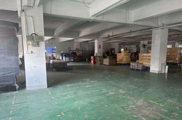 特价16.8块租布吉地铁站原房东特价厂房仓库2400平可分租