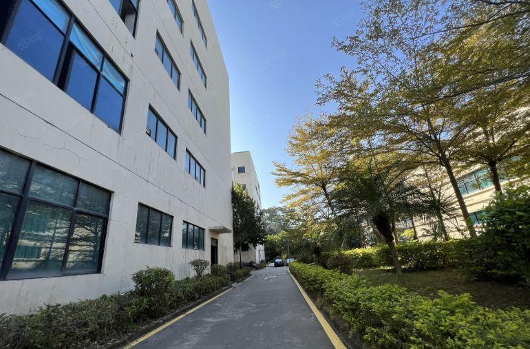 布吉李朗业主花园式工业园独栋厂房一楼580平分租形象好空地大