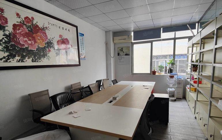 200平起租丨布吉地铁口一楼二楼3000平带装修厂房仓库出租