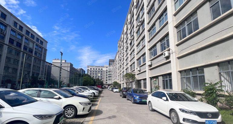 补贴！超低价格一楼主干道2400平方原房东红本园区环境厂房