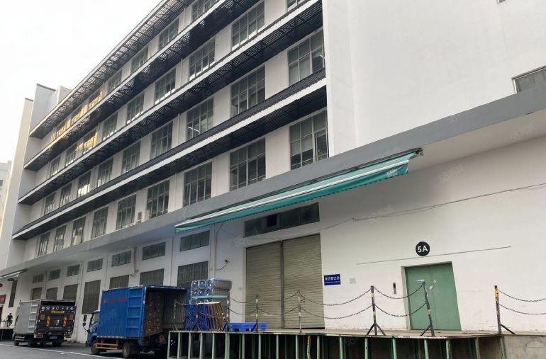 布吉地铁口 红本厂房可以围独门独院 带豪华精装修办公 可分