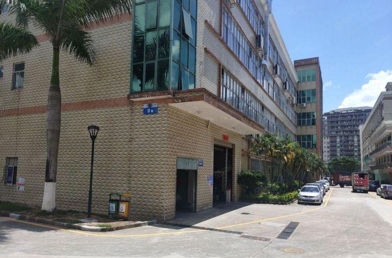 布吉丹竹头港华工业园附近2000平原房东厂房一楼仓库低价出租