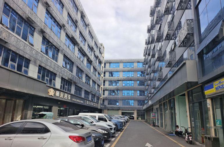 布吉丹竹头地铁口一楼2200平带精装修厂房仓库适合汽修物流