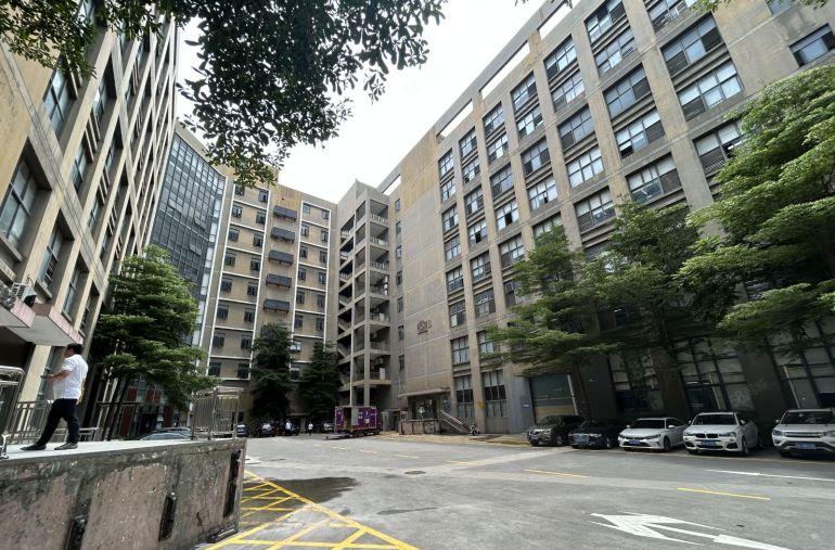 全新红本厂房可办环评200平起分布吉地铁口4000平原房东