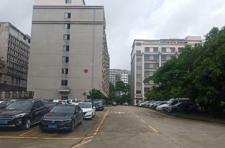 布吉秀峰工业城A7栋三楼220平米厂房仓库出租