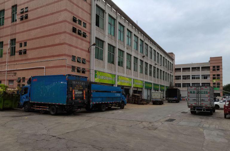 独门独院布吉信义标准厂房1000平出租 公摊小原房东带红本