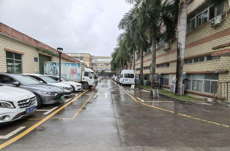 布吉地铁站靠罗湖福田原房东厂房出租1000平，仓库出租可分租