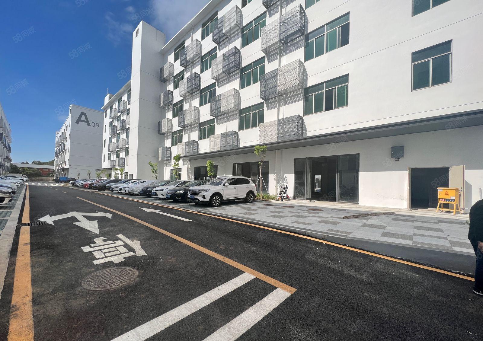 带装修！有卸货台！布吉新出小面积一楼2到900平厂房低价出租