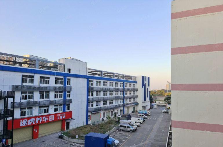 地铁口装修电商办公厂房，小面积68平米起租