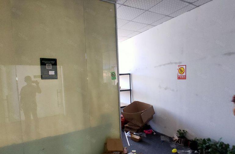 布吉丹竹头地铁站新出三楼800平厂房仓库出租报价19元可分租