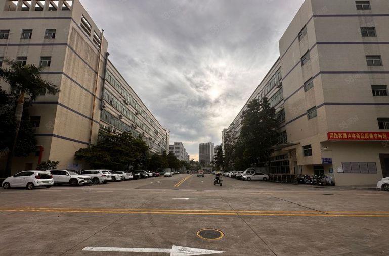 布吉联创科技园楼上厂房仓库1000平出租，带现成装修可分租