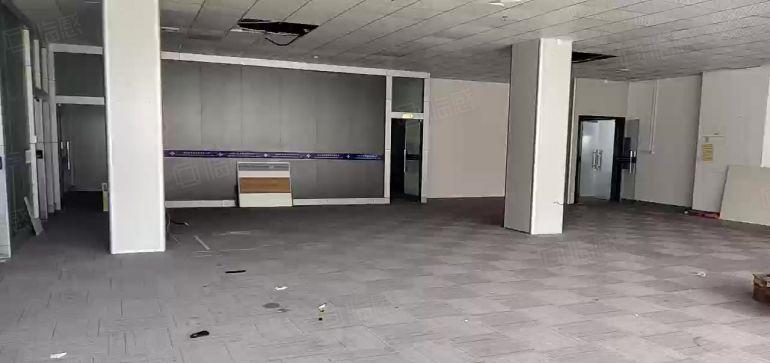 布吉李朗地铁口新出楼上精装修2600平厂房出租可分租带办公室