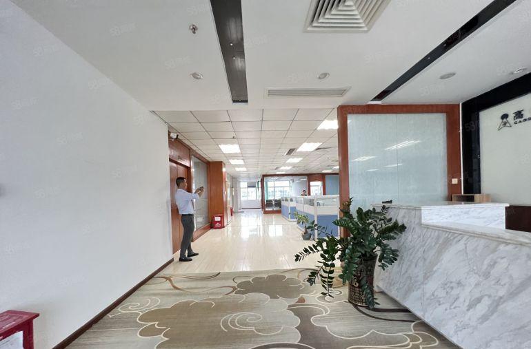 布吉原房东电商办公仓库1350平方出租精装修带卸货平台空地大