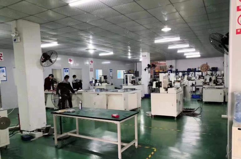 大芬地铁口附近楼上现成装修300平办公室仓库厂房出租