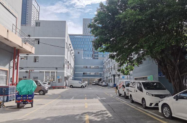 布吉，1100平，原房东，地铁口，精装修，现成水电齐全