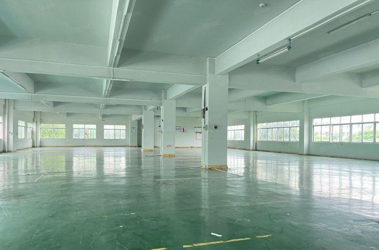 百鸽龙地铁口附近楼上单层面积1000平现成装修仓库厂房出租