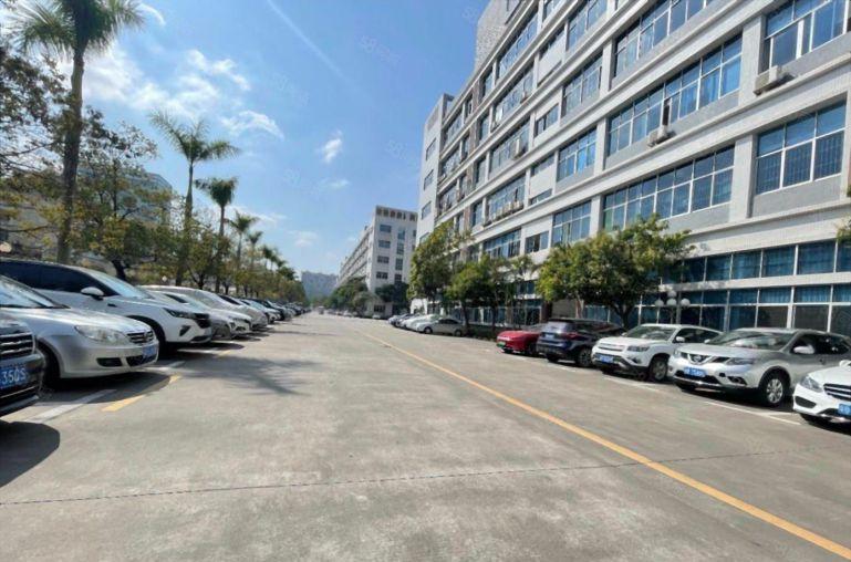 布吉主干道大型花园厂房出租1200平精装办公带仓库 租金补贴