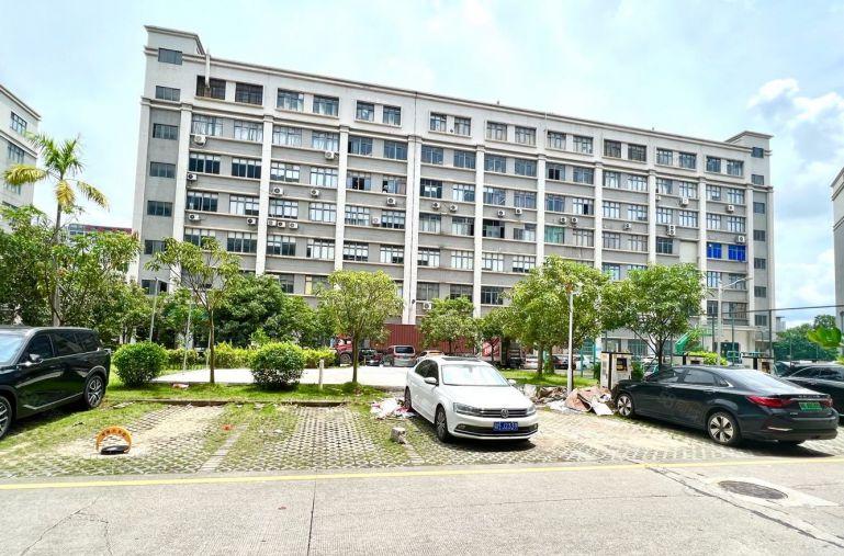 布吉李朗厂房出租原房东整层1500平 现成精装修 可分租