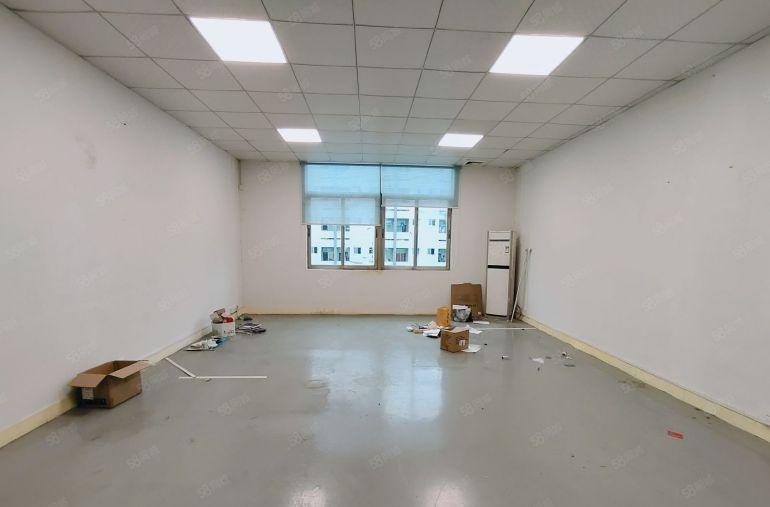 丹竹头原房东红本厂房新退出楼上1550平方带装修水电出租！